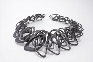 designer-jenny-wu-unveils-fully-3d-printed-steel-catena-necklace-1